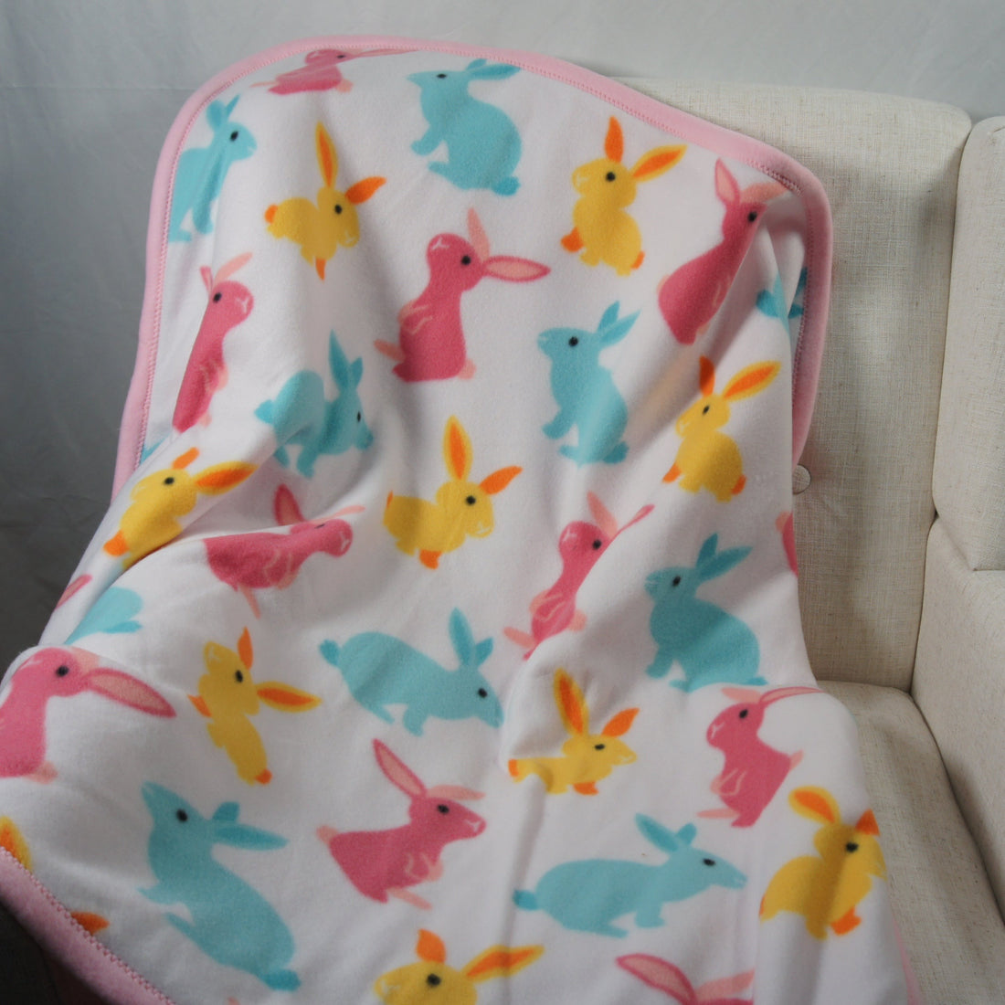 Front-Baby-Blanket-Bunnies-Pink