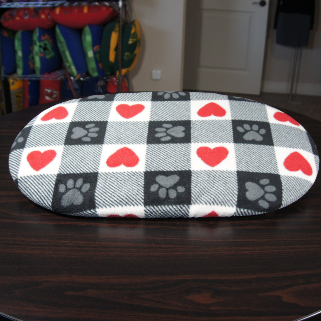 Pets - Cat Window Perch Replacement Cover - Red Hearts, Checks, and Paws - Oval