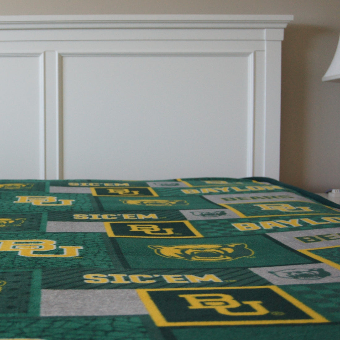 Throws-Bed-Topper-Queen-College-NCAA-Baylor-University-Bears