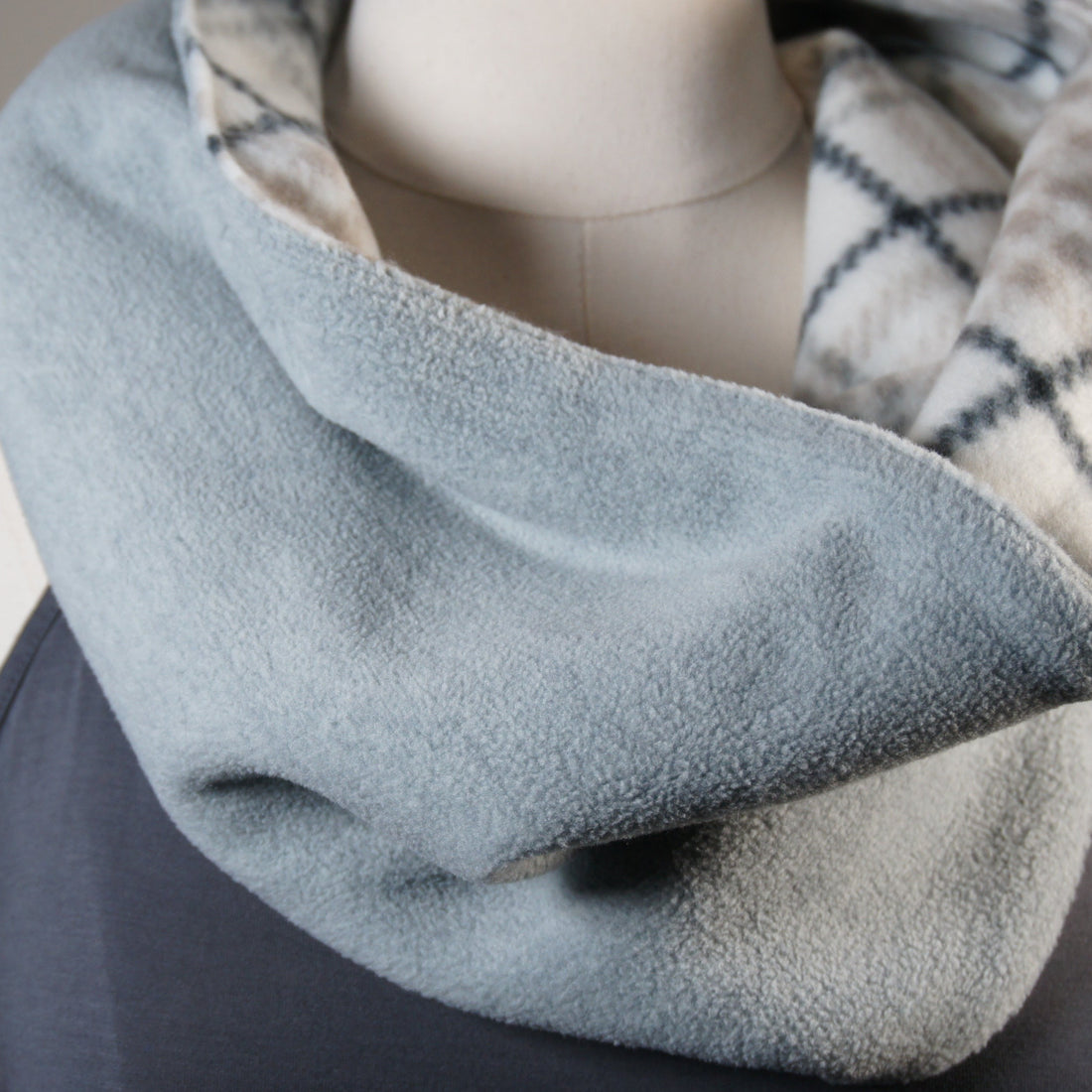 accessories-scarves-cowl-gray-plaid-1