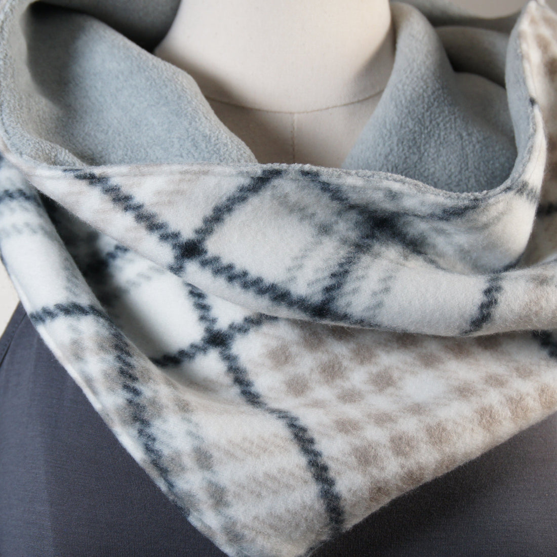 accessories-scarves-cowl-gray-plaid-3