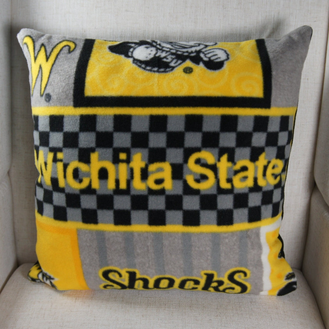 Pillows - College - NCAA - Wichita State University-WSU - Shockers - 18 inch