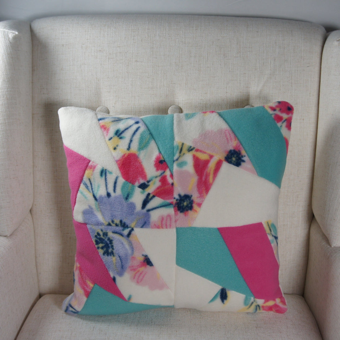 Pillows - Accent - Spring Flowers - 16 inch