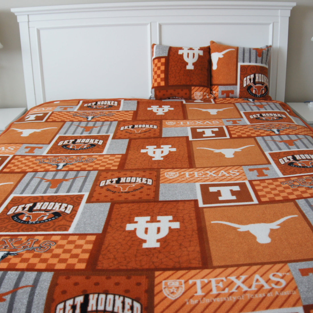 Throws - Bed Topper - Full/Queen - College - NCAA - University of Texas-UT - Longhorns