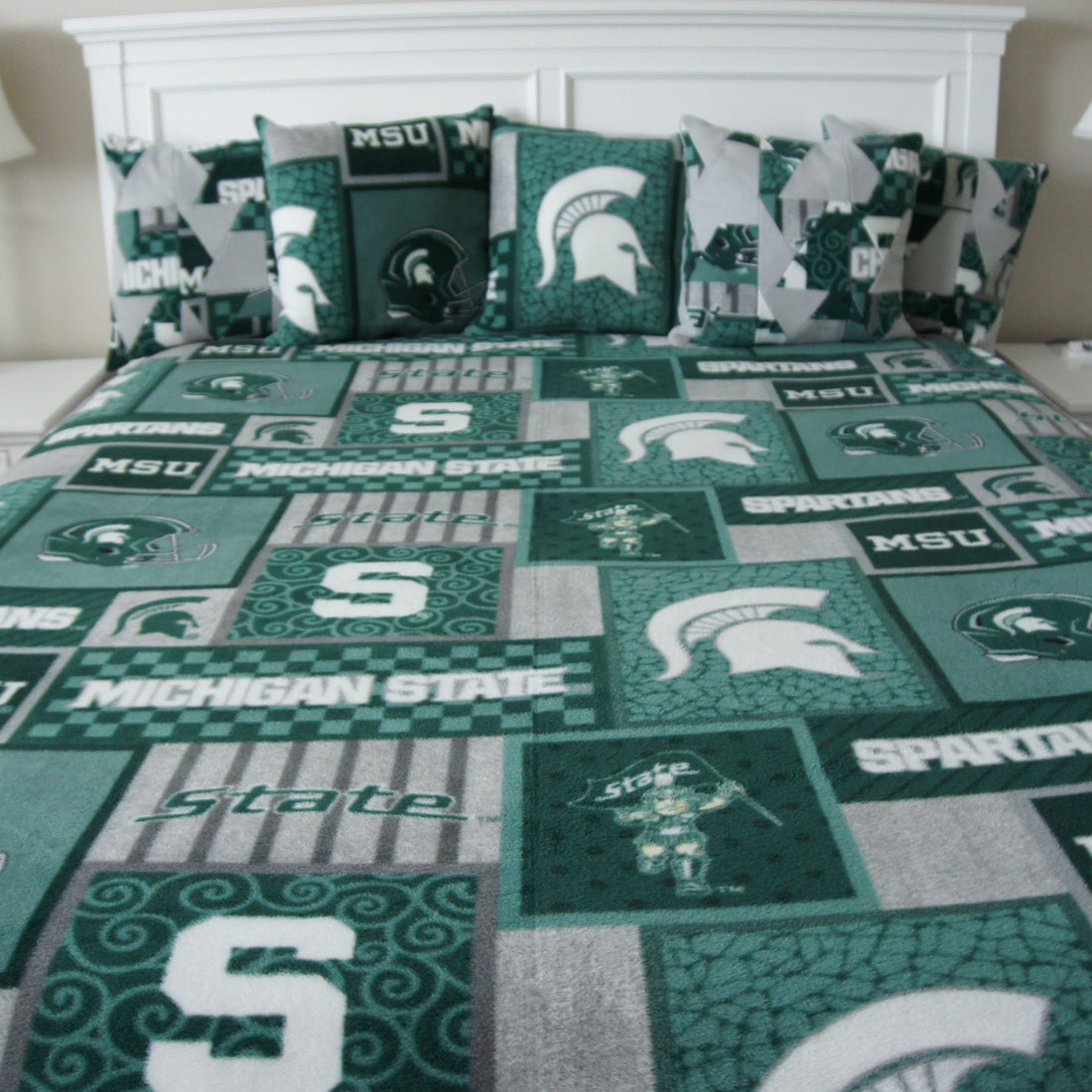 Throws - Bed Topper - Full/Queen - College - NCAA - Michigan State University-MSU - Spartans