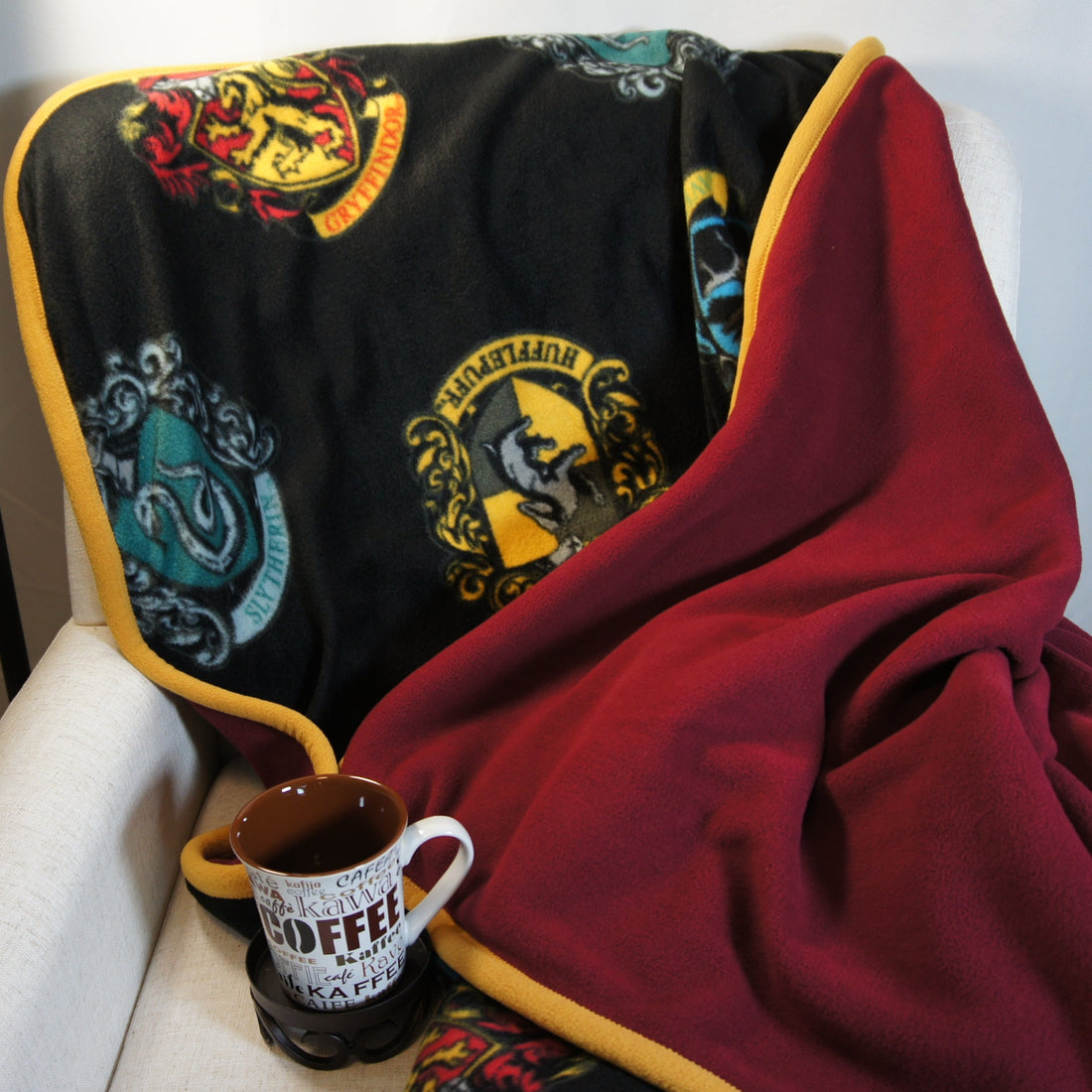 Throws - Bed Topper - Full/Queen - Brand Loyalty - Harry Potter - Gryffindor