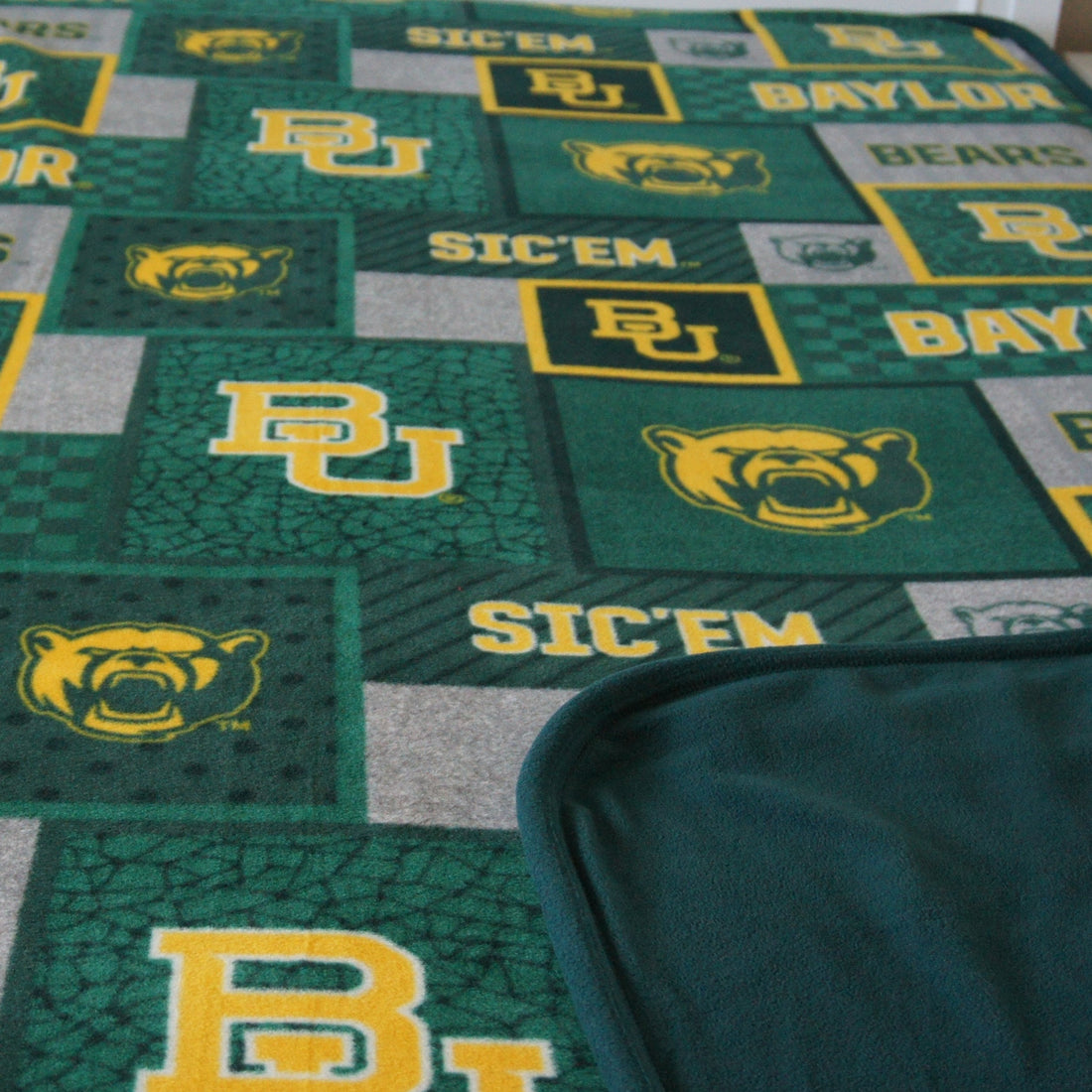 Throws - Bed Topper - Queen - College - NCAA - Baylor University-BU - Bears