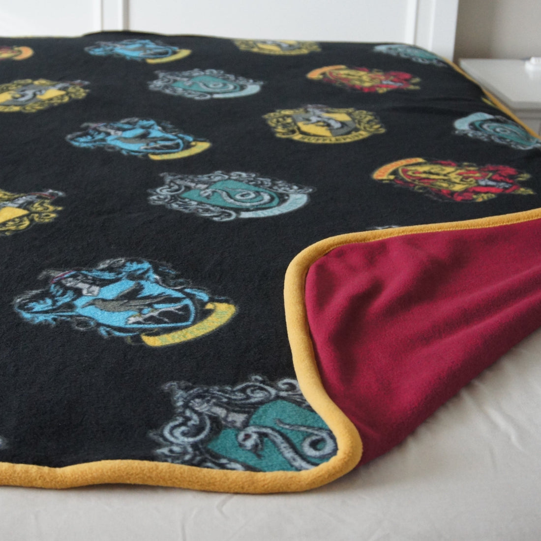 Throws - Bed Topper - Full/Queen - Brand Loyalty - Harry Potter - Gryffindor