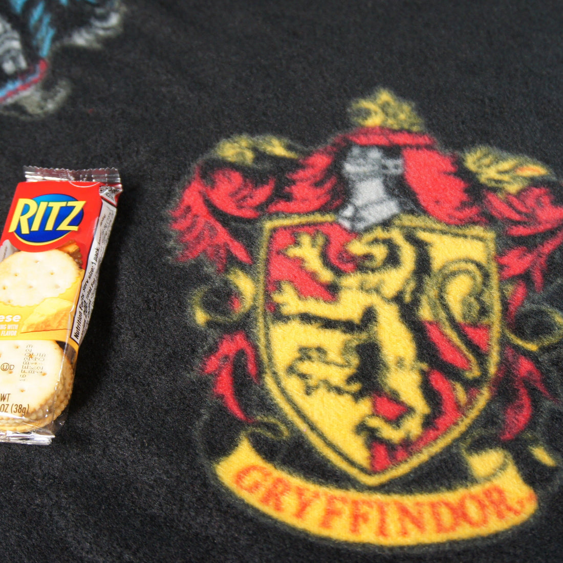 Throws - Bed Topper - Full/Queen - Brand Loyalty - Harry Potter - Gryffindor