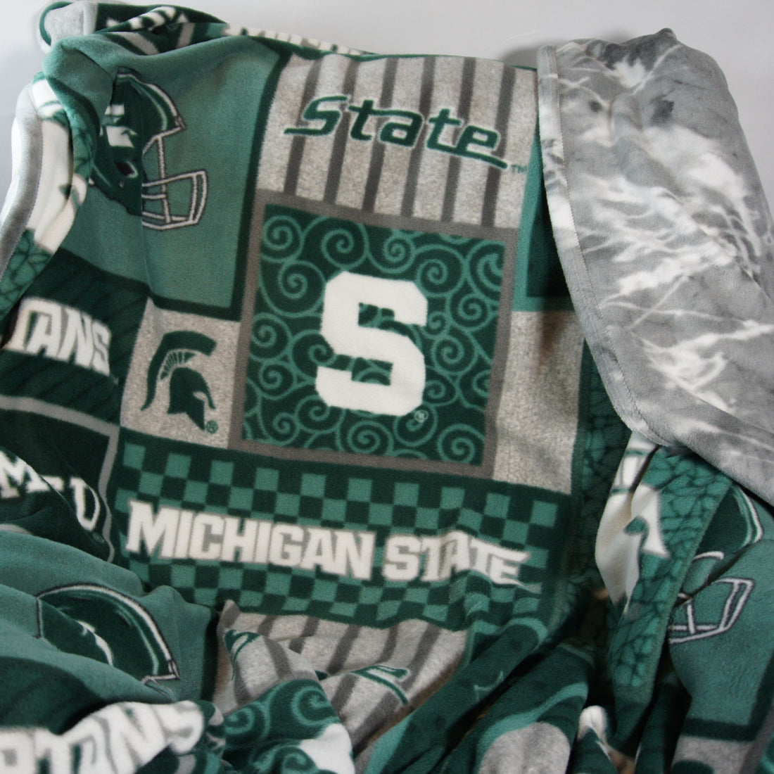 Throws - Bed Topper - Full/Queen - College - NCAA - Michigan State University-MSU - Spartans